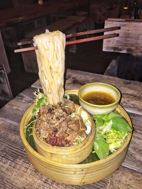 Bild: 2017-10/flying-noodles-berlin.jpg